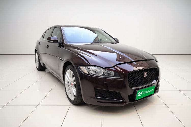 Used Jaguar XFL 2020 XFL 2.0T P200 Two-Wheel-Drive Rally Flag Edition Front Right 45 Deg