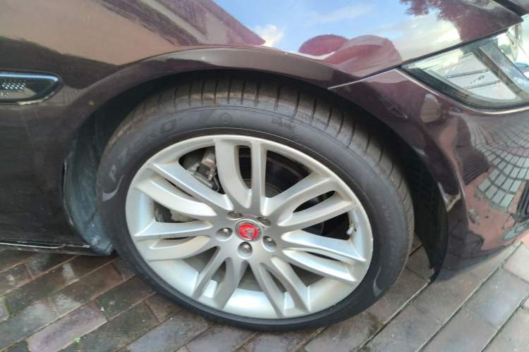 Used Jaguar XFL 2020 XFL 2.0T P200 Two-Wheel-Drive Rally Flag Edition Right Front Wheel Hub