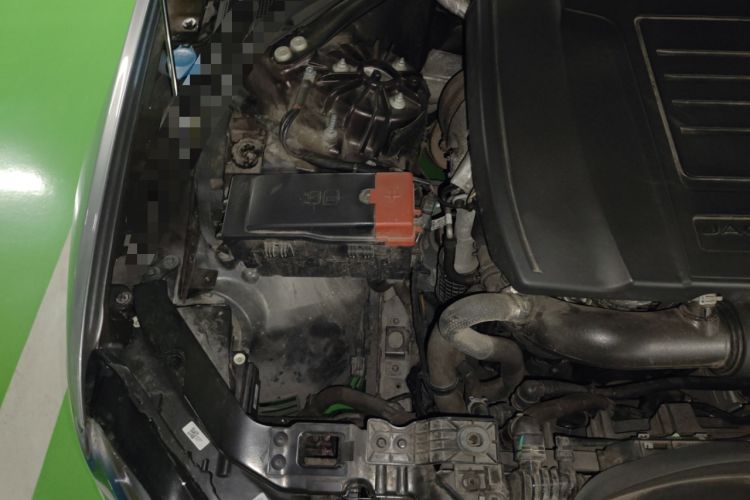 Used Jaguar XFL 2020 XFL 2.0T P200 Two-Wheel-Drive Elite Edition Engine Bay Right