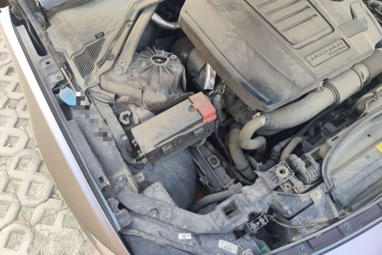Used Jaguar XFL 2020 XFL 2.0T P200 Two-Wheel-Drive Elite Edition Engine Bay Right