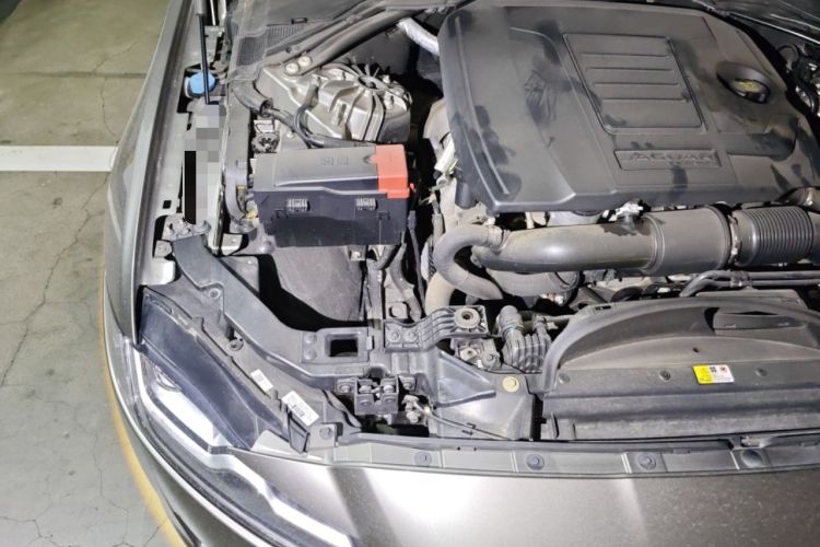 Used Jaguar XFL 2020 XFL 2.0T P250 Four-Wheel Drive Luxury Edition Engine Bay Right