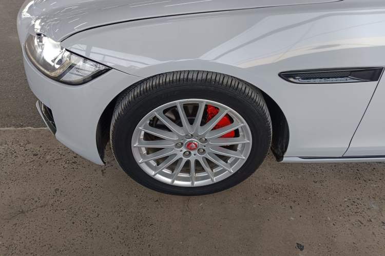 Used Jaguar XFL 2020 XFL 2.0T P200 Two-Wheel-Drive Elite Edition Exterior 4