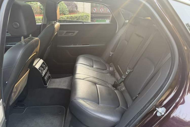 Used Jaguar XFL 2020 XFL 2.0T P250 Two-Wheel-Drive Luxury Edition Interior 7