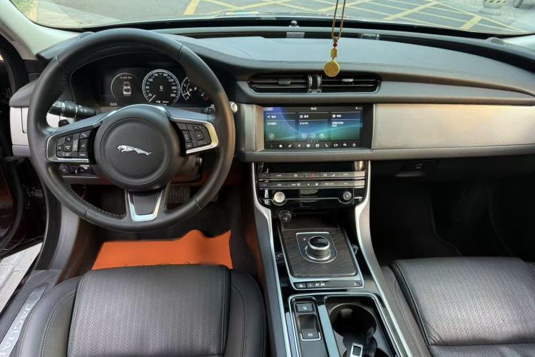 Used Jaguar XFL 2020 XFL 2.0T P250 Two-Wheel-Drive Luxury Edition Interior 8