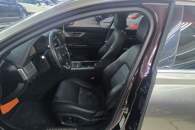 Used Jaguar XFL 2020 XFL 2.0T P250 Two-Wheel-Drive Luxury Edition Left Front Seat