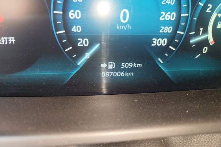 Used Jaguar XFL 2020 XFL 2.0T P200 Two-Wheel-Drive Elite Edition Odometer Close Up