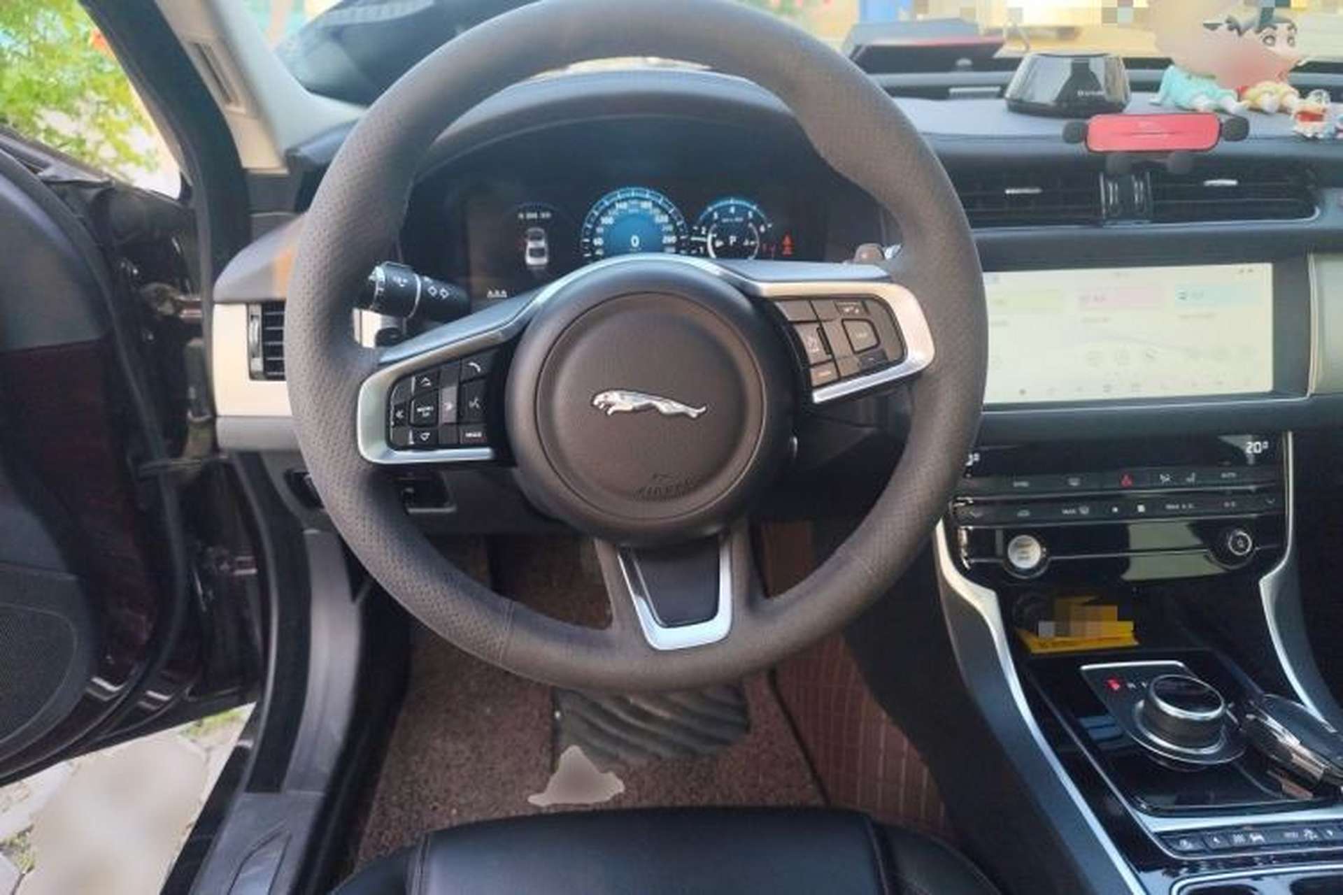 Used Jaguar XFL 2020 XFL 2.0T P200 Two-Wheel-Drive Elite Edition Steering Wheel