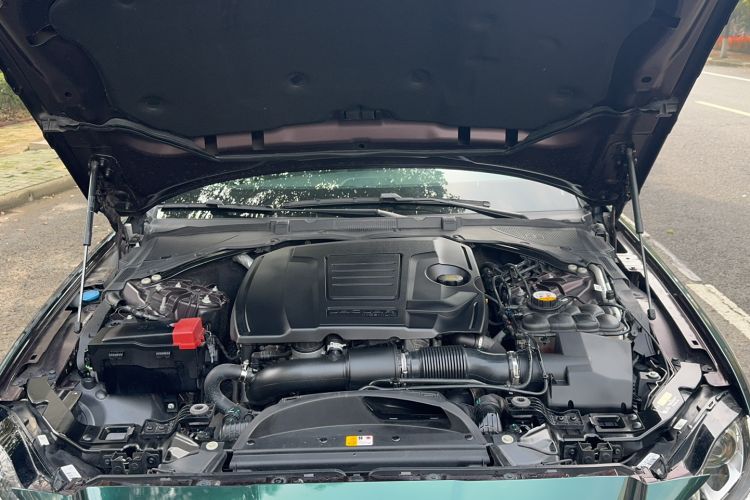 Used Jaguar XFL 2020 XFL 2.0T P200 Two-Wheel-Drive Windflower Edition Engine Bay