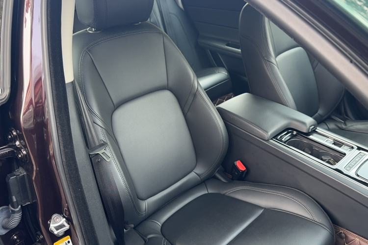 Used Jaguar XFL 2020 XFL 2.0T P200 Two-Wheel-Drive Windflower Edition Right Front Seat