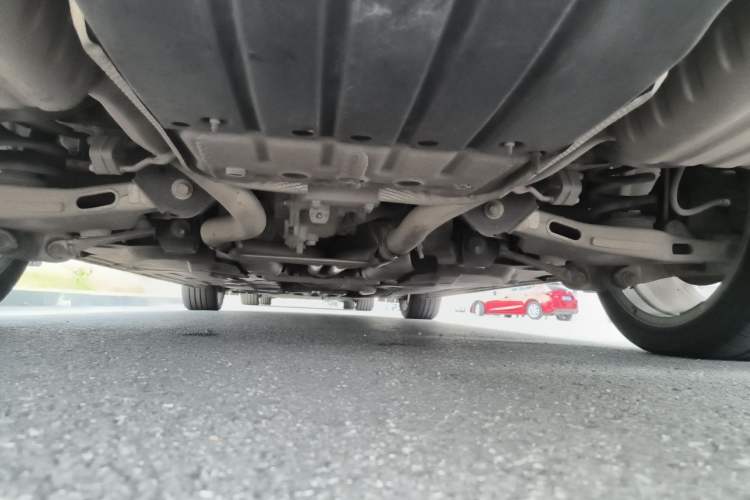Used Jaguar XFL 2020 XFL 2.0T P200 Two-Wheel-Drive Rally Flag Edition Chassis Rear