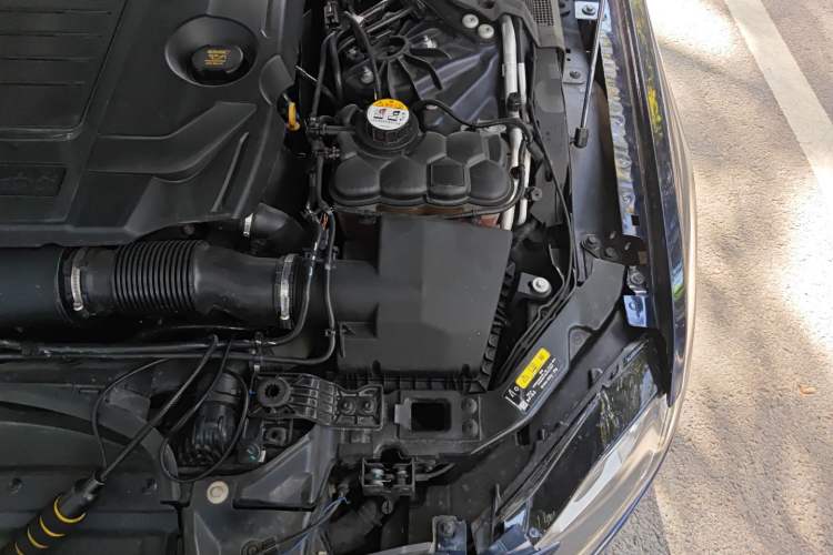Used Jaguar XFL 2020 XFL 2.0T P200 Two-Wheel-Drive Elite Edition Engine Bay Left