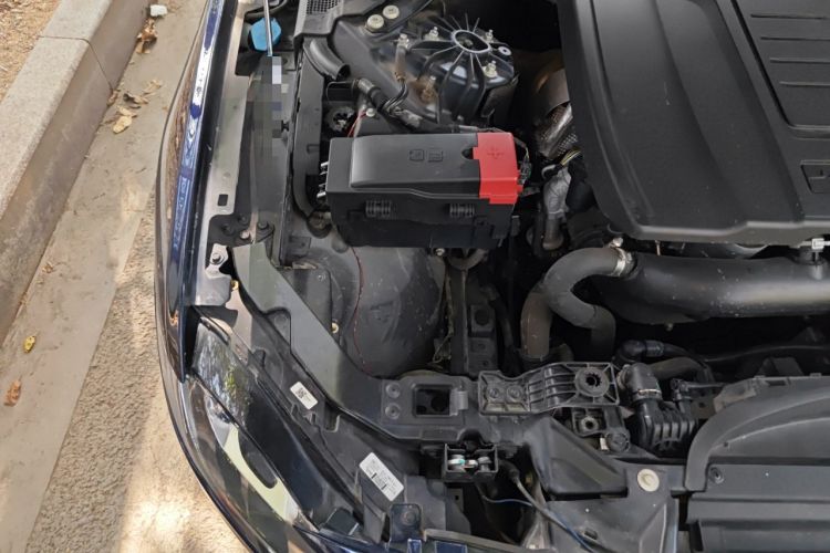 Used Jaguar XFL 2020 XFL 2.0T P200 Two-Wheel-Drive Elite Edition Engine Bay Right