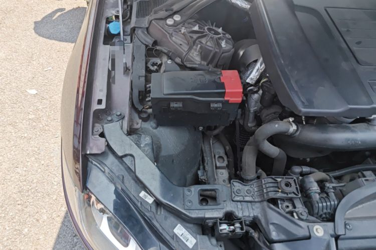 Used Jaguar XFL 2020 XFL 2.0T P200 Two-Wheel-Drive Elite Edition Engine Bay Right
