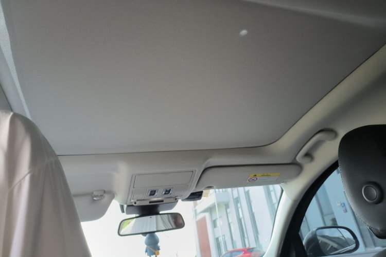 Used Jaguar XFL 2020 XFL 2.0T P200 Two-Wheel-Drive Rally Flag Edition Headliner