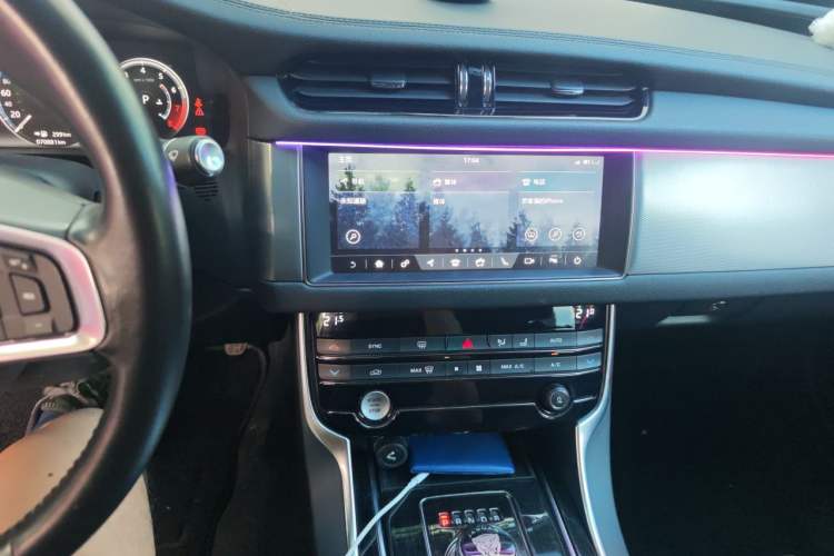 Used Jaguar XFL 2020 XFL 2.0T P200 Two-Wheel-Drive Elite Edition Audio And AC Panel
