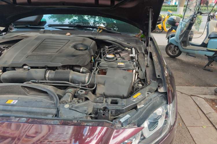 Used Jaguar XFL 2020 XFL 2.0T P200 Two-Wheel-Drive Elite Edition Engine Bay Left