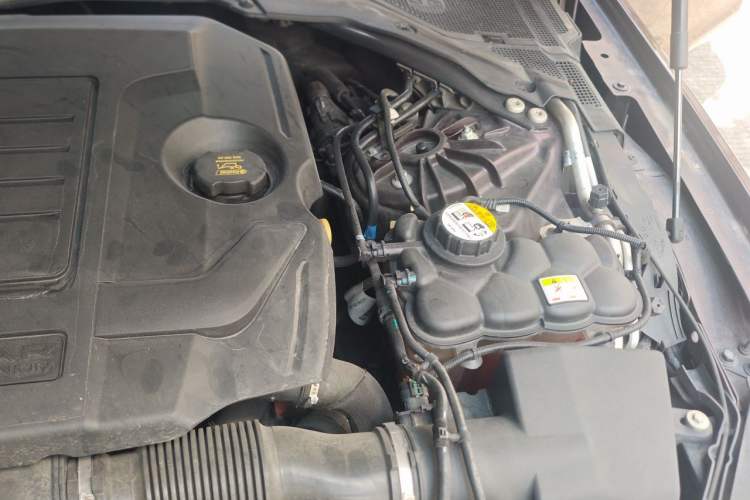 Used Jaguar XFL 2020 XFL 2.0T P200 Two-Wheel-Drive Elite Edition Engine Bay Left