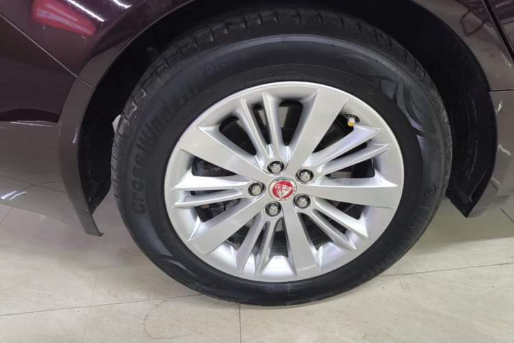 Used Jaguar XFL 2020 XFL 2.0T P200 Two-Wheel-Drive Windflower Edition Exterior 5