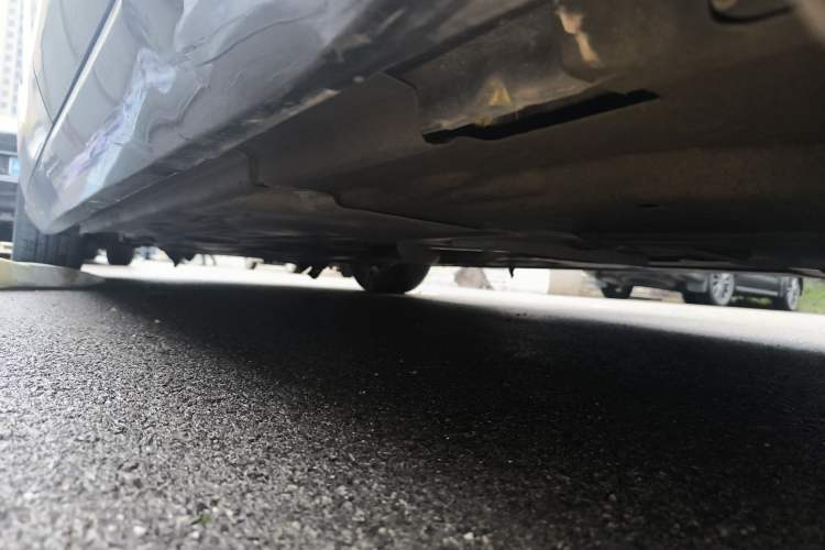 Used Jaguar XFL 2020 XFL 2.0T P200 Two-Wheel-Drive Windflower Edition Left Side Sill