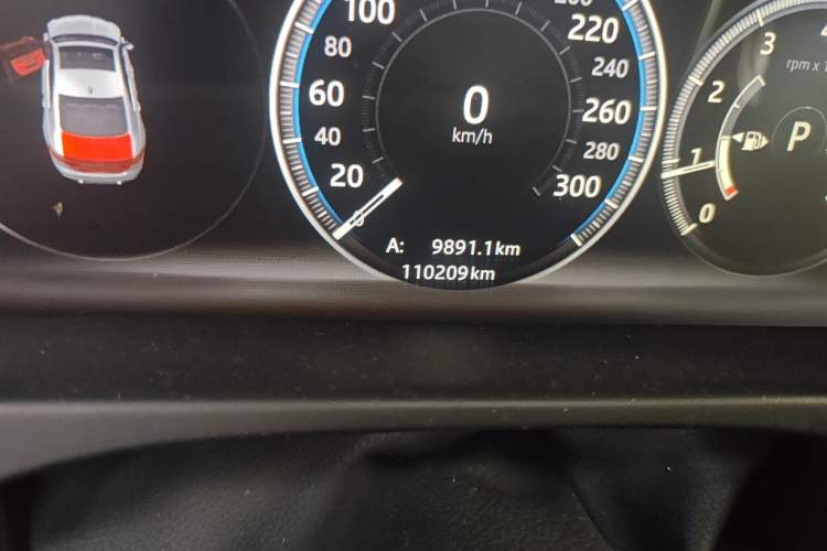Used Jaguar XFL 2020 XFL 2.0T P200 Two-Wheel-Drive Elite Edition Odometer Close Up