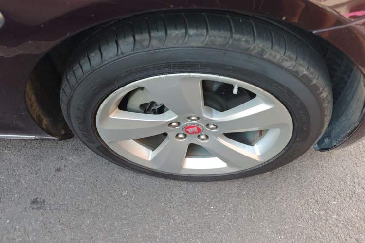 Used Jaguar XFL 2020 XFL 2.0T P200 Two-Wheel-Drive Elite Edition Right Front Wheel Hub