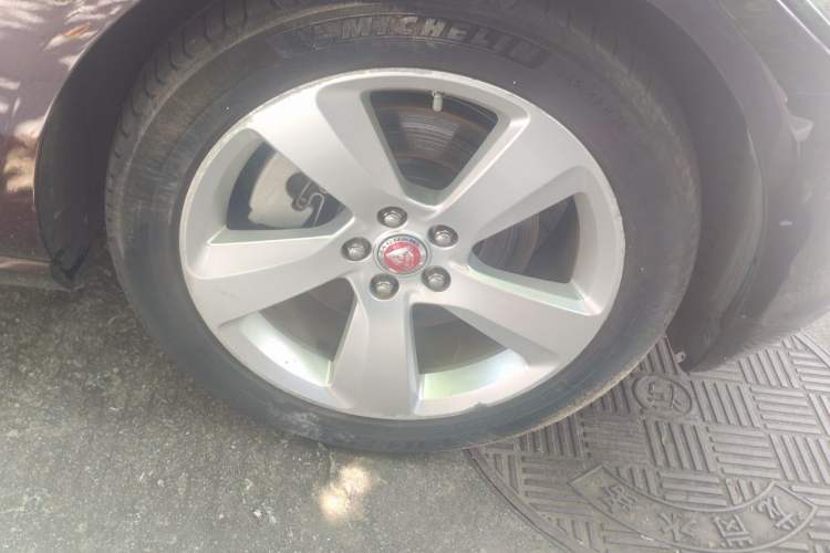 Used Jaguar XFL 2020 XFL 2.0T P200 Two-Wheel-Drive Elite Edition Right Front Wheel Hub