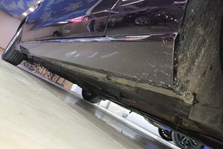 Used Jaguar XFL 2020 XFL 2.0T P200 Two-Wheel-Drive Windflower Edition Right Side Sill