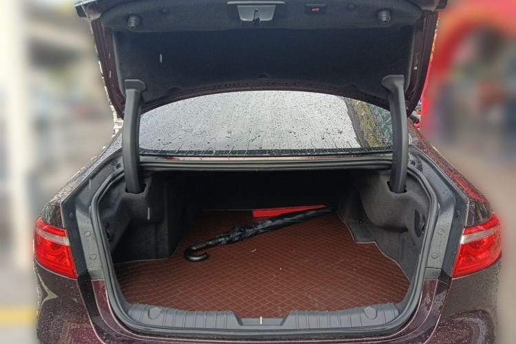 Used Jaguar XFL 2020 XFL 2.0T P200 Two-Wheel-Drive Elite Edition Trunk