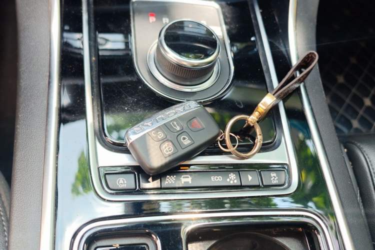 Used Jaguar XFL 2020 XFL 2.0T P200 Two-Wheel-Drive Elite Edition Vehicle Key
