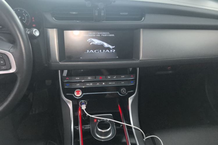 Used Jaguar XFL 2020 XFL 2.0T P200 Two-Wheel-Drive Elite Edition Audio And AC Panel