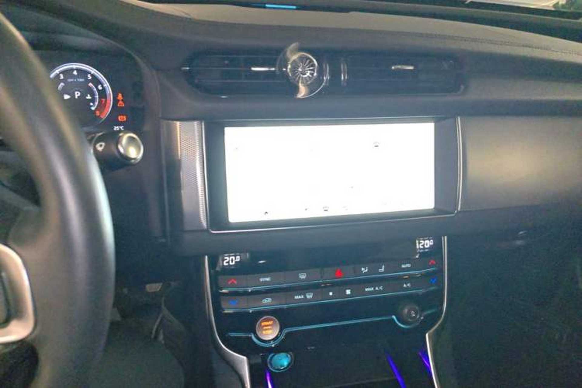 Used Jaguar XFL 2020 XFL 2.0T P200 Two-Wheel-Drive Elite Edition Audio And AC Panel