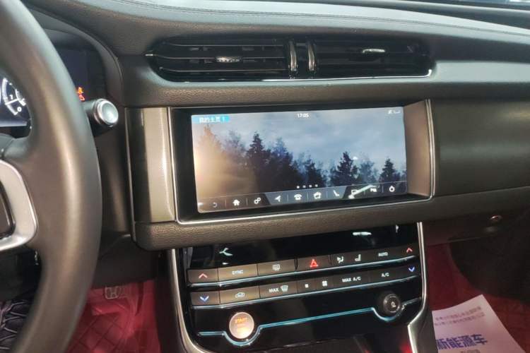 Used Jaguar XFL 2020 XFL 2.0T P200 Two-Wheel-Drive Rally Flag Edition Audio And AC Panel