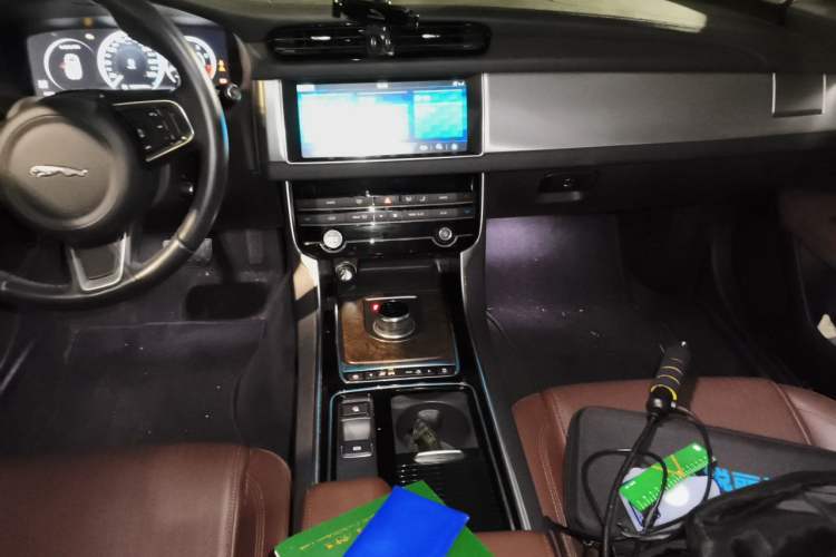 Used Jaguar XFL 2020 XFL 2.0T P250 Four-Wheel Drive Luxury Edition Audio And AC Panel