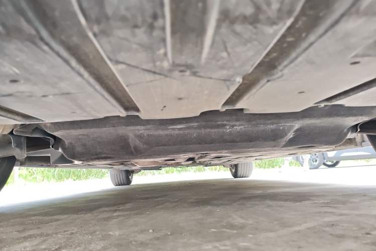 Used Jaguar XFL 2020 XFL 2.0T P200 Two-Wheel-Drive Windflower Edition Chassis Front