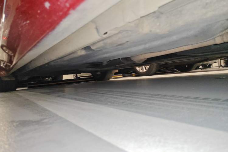 Used Jaguar XFL 2020 XFL 2.0T P200 Two-Wheel-Drive Elite Edition Chassis Front Right