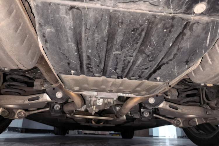 Used Jaguar XFL 2020 XFL 2.0T P200 Two-Wheel-Drive Elite Edition Chassis Rear