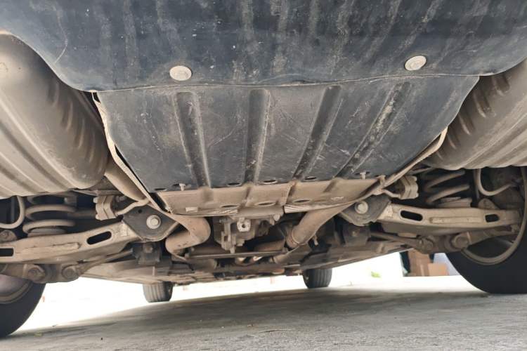 Used Jaguar XFL 2020 XFL 2.0T P200 Two-Wheel-Drive Windflower Edition Chassis Rear