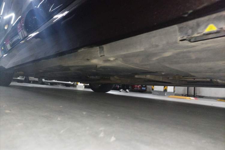 Used Jaguar XFL 2020 XFL 2.0T P200 Two-Wheel-Drive Rally Flag Edition Chassis Rear Left