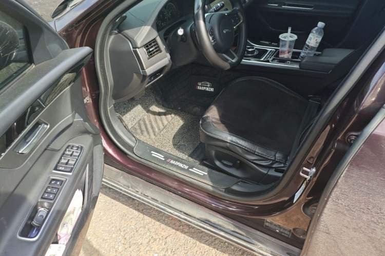Used Jaguar XFL 2020 XFL 2.0T P200 Two-Wheel-Drive Rally Flag Edition Driver Seat