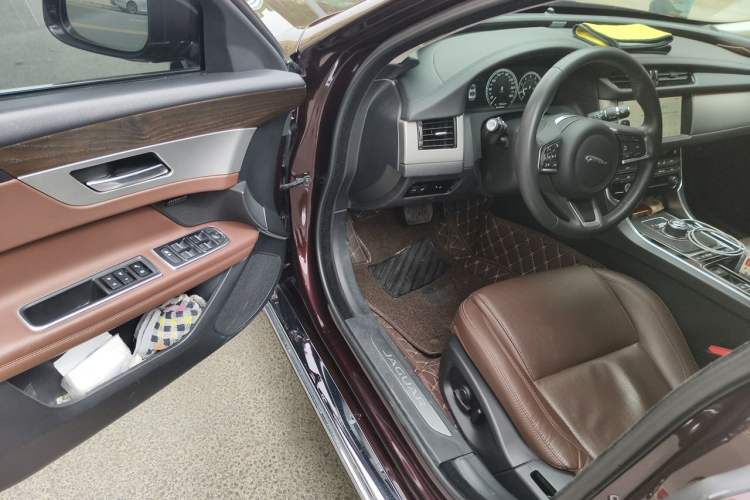 Used Jaguar XFL 2020 XFL 2.0T P250 Two-Wheel-Drive Luxury Edition Driver Seat