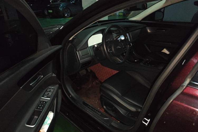 Used Jaguar XFL 2020 XFL 2.0T P200 Two-Wheel-Drive Rally Flag Edition Driver Seat