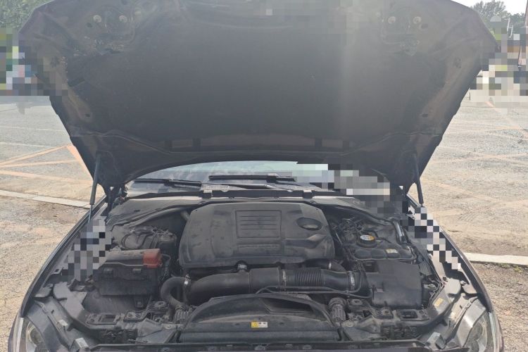 Used Jaguar XFL 2020 XFL 2.0T P200 Two-Wheel-Drive Rally Flag Edition Engine Bay
