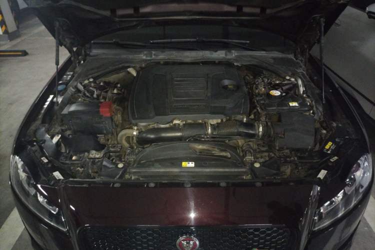 Used Jaguar XFL 2020 XFL 2.0T P200 Two-Wheel-Drive Rally Flag Edition Engine Bay