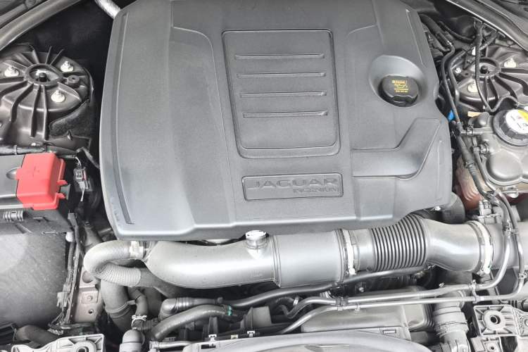 Used Jaguar XFL 2020 XFL 2.0T P200 Two-Wheel-Drive Elite Edition Engine Bay