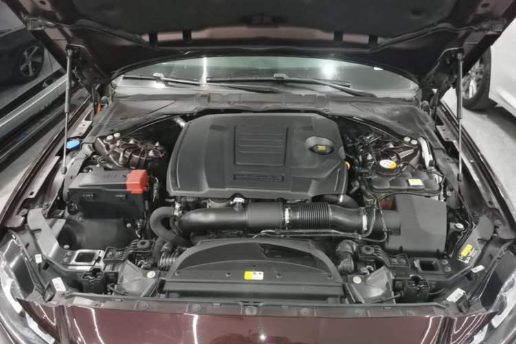 Used Jaguar XFL 2020 XFL 2.0T P200 Two-Wheel-Drive Elite Edition Engine Bay