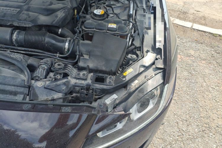 Used Jaguar XFL 2020 XFL 2.0T P200 Two-Wheel-Drive Rally Flag Edition Engine Bay Left