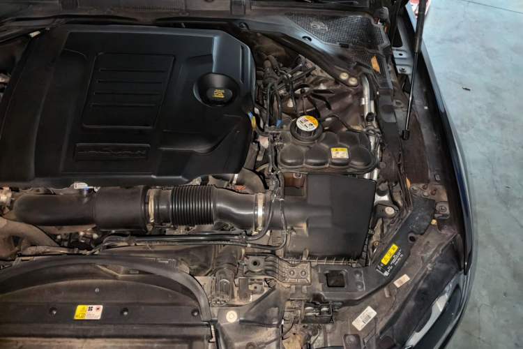 Used Jaguar XFL 2020 XFL 2.0T P200 Two-Wheel-Drive Elite Edition Engine Bay Left