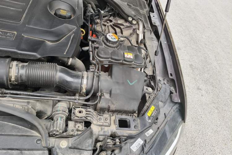 Used Jaguar XFL 2020 XFL 2.0T P250 Two-Wheel-Drive Luxury Edition Engine Bay Left
