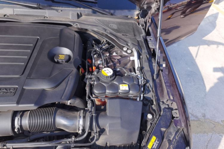 Used Jaguar XFL 2020 XFL 2.0T P200 Two-Wheel-Drive Rally Flag Edition Engine Bay Left