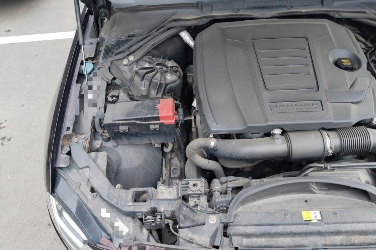 Used Jaguar XFL 2020 XFL 2.0T P250 Four-Wheel Drive Luxury Edition Engine Bay Right